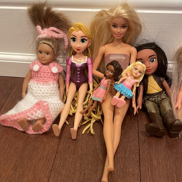 Dolls Collection - Picture 3 of 3